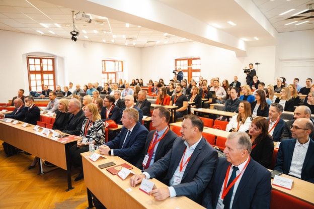 U Varaždinu otvorena znanstvena konferencija CECIIS