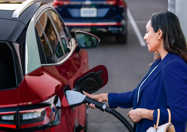 I Volkswagen prihvaća Teslin standard za punjenje