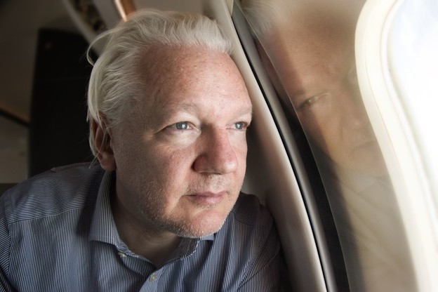 Julian Assange pušten iz zatvora nakon nagodbe