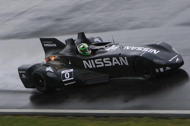 Video: DeltaWing Nissan na testnoj vožnji