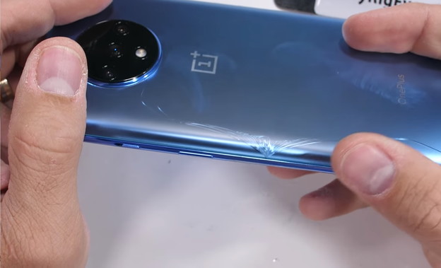 VIDEO: Koliko je izdržljiv novi OnePlus 7T