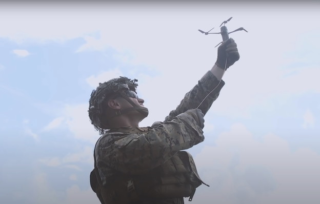 VIDEO: Vojska testira ručne bombe dronove