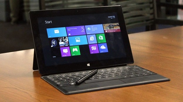 Microsoft radi Surface prijenosnik