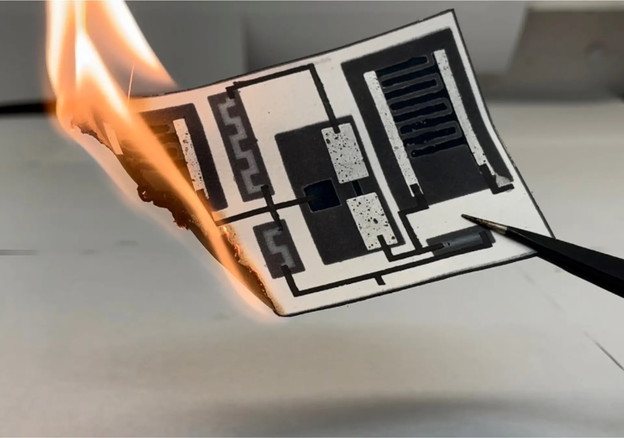 Jednokratna tiskana pločica može se spaliti nakon uporabe